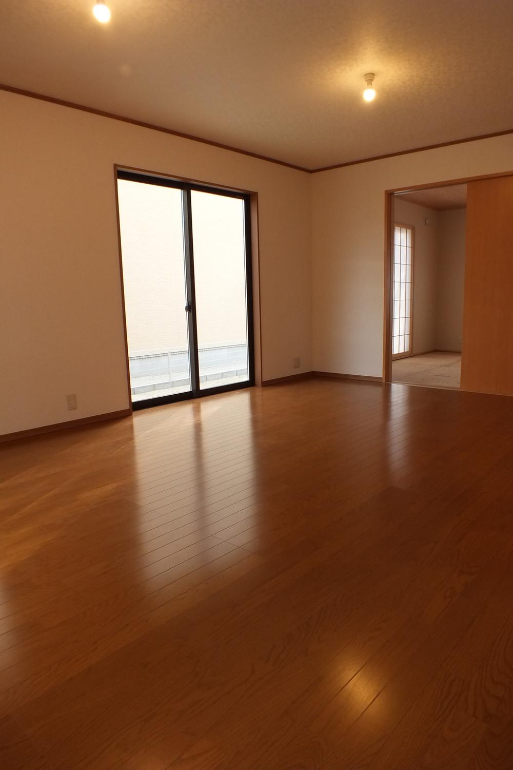 Living. Local (11 May 2013) Shooting