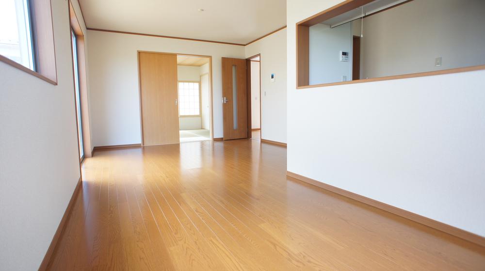 Same specifications photos (living)