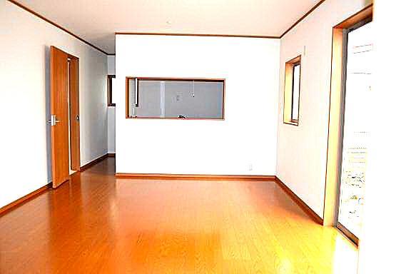 Same specifications photos (living). Same specifications living