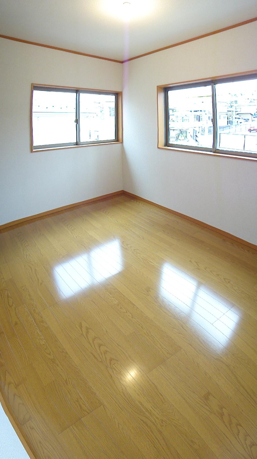 Non-living room. Indoor (12 May 2013) Shooting