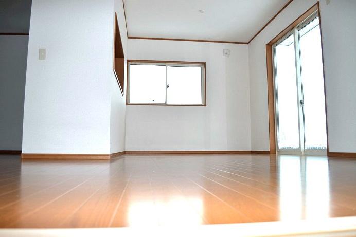 Same specifications photos (living). Same specifications living 1 Building