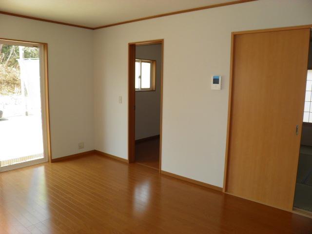 Same specifications photos (living). Same specifications