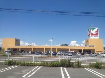 Shopping centre. Rich 800m lineup until the York-Benimaru Kogota shop, Convenient for bulk buying