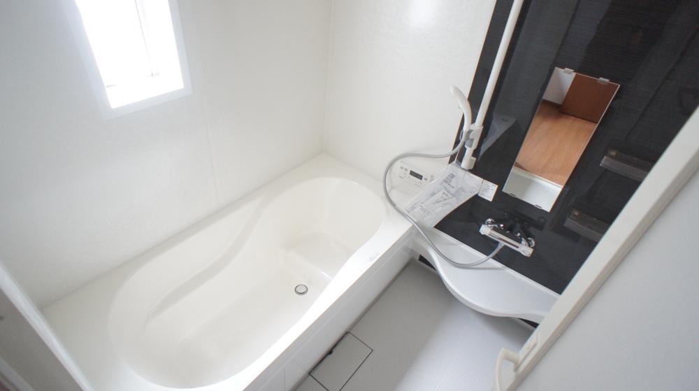 Same specifications photo (bathroom)