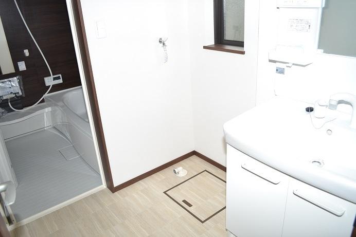 Wash basin, toilet. Same specifications