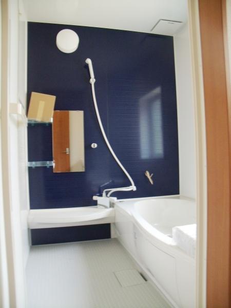 Same specifications photo (bathroom)