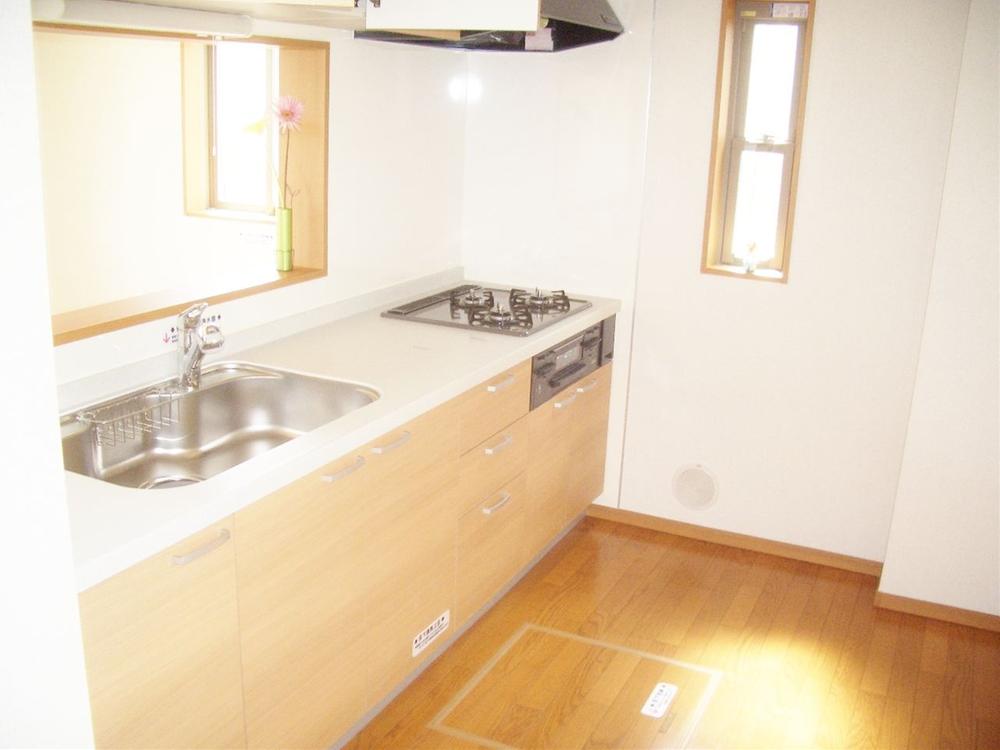 Same specifications photo (kitchen)