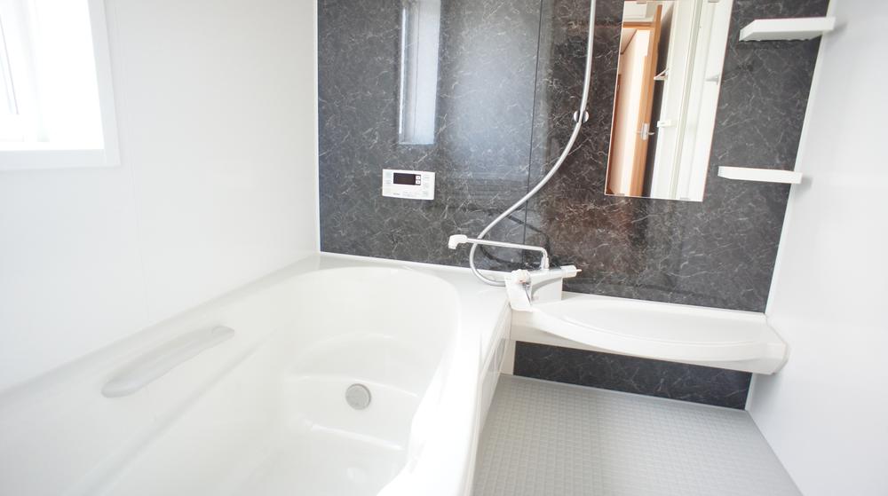 Same specifications photo (bathroom)