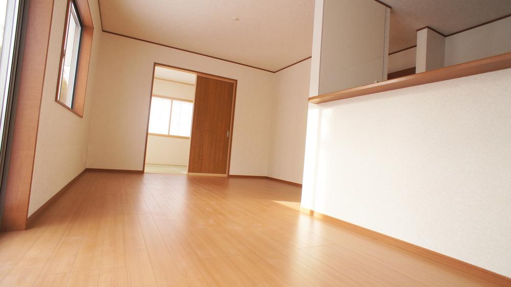 Same specifications photos (living)