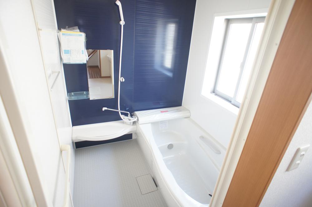 Same specifications photo (bathroom)