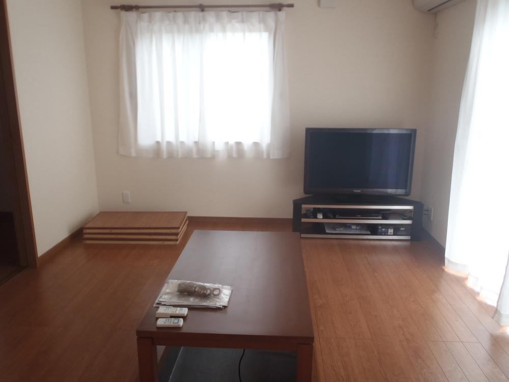 Living. Room (August 2012) shooting