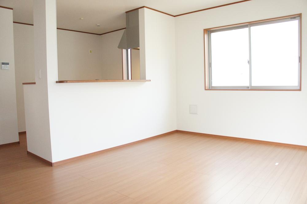 Same specifications photos (living)