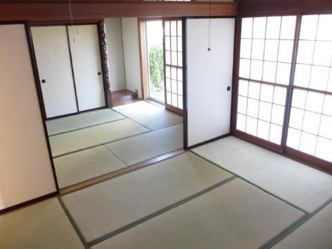 Non-living room. All Japanese-style tatami Omotegae already