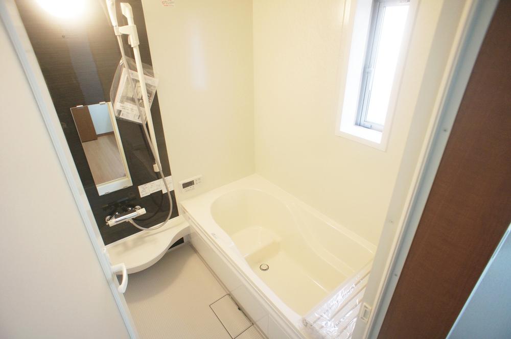 Same specifications photo (bathroom)