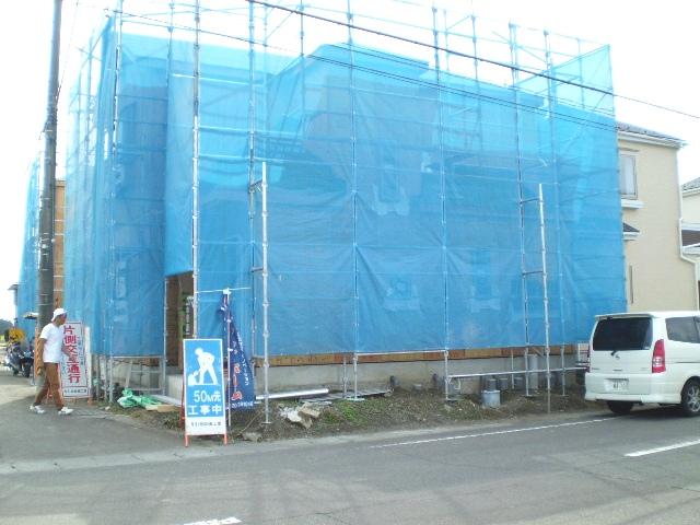 Local photos, including front road. Local (10 May 2013) Shooting