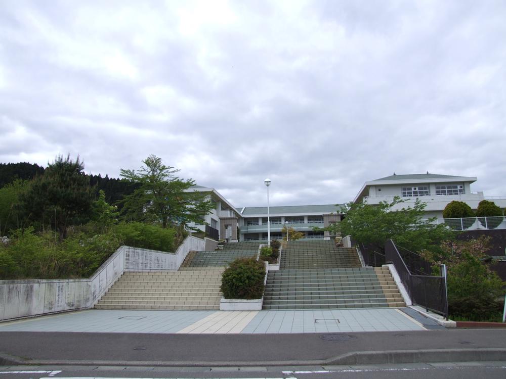 Junior high school. Watari Municipal Watari until junior high school 2123m