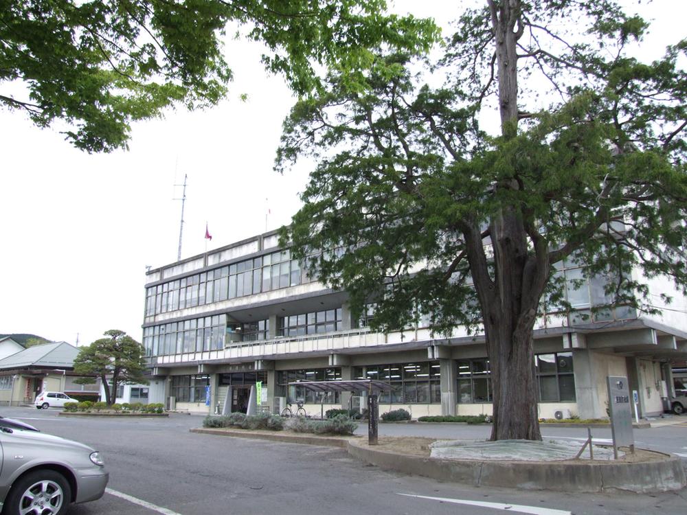 Government office. 2400m until Watari Town Hall
