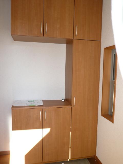 Entrance. ● same specifications ● Entrance is always neat, Steep visitor can pick up with a smile seems