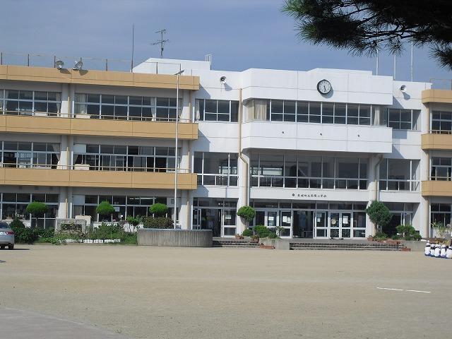 Primary school. Watari Municipal Okuma to elementary school 1550m