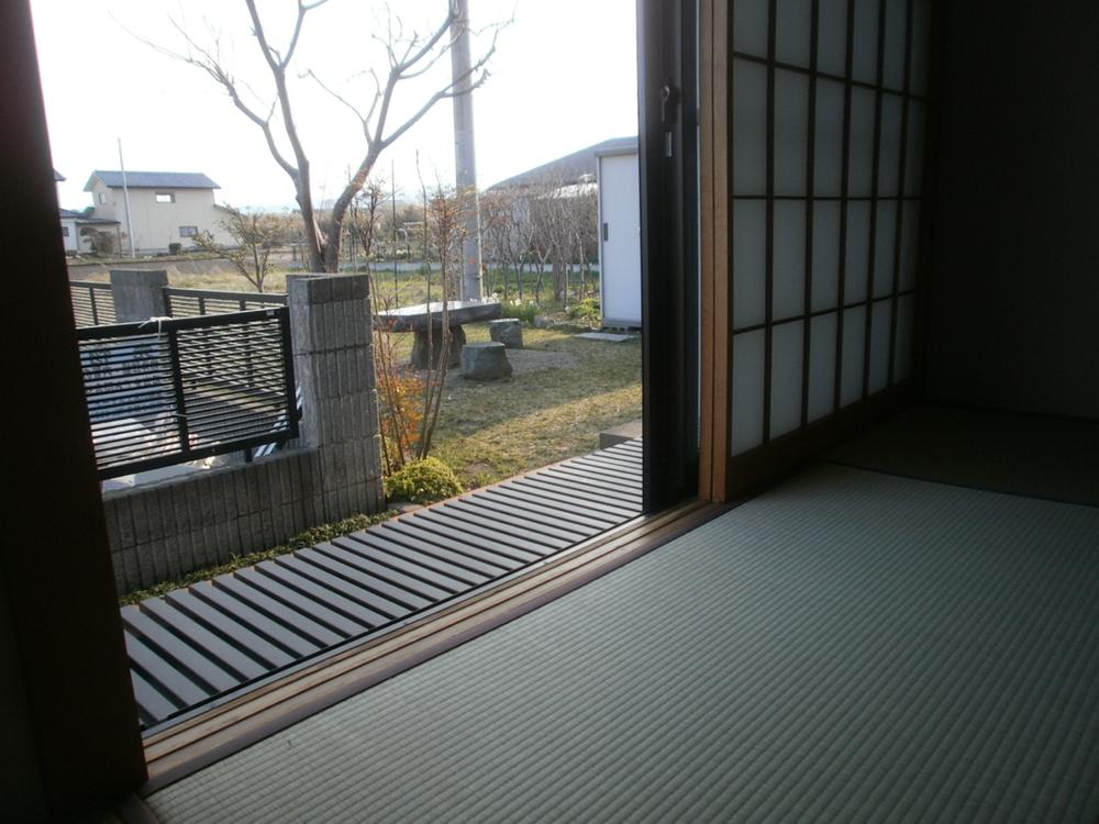 View photos from the dwelling unit. View from Japanese-style room (April 23, 2013) Shooting