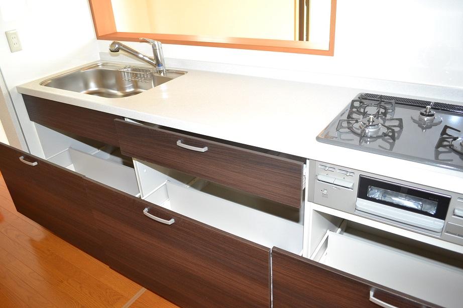 Same specifications photo (kitchen). Same specifications Door is a high-pressure melanin panel, Countertops artificial marble, Gas appliance cleaning a breeze in the enamel top finish (^ 0 ^) / Water purifier integrated hand shower faucet, Also taken out comfortably with heavy storage products in the swing down Wall