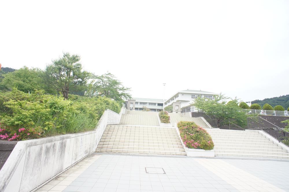 Junior high school. Watari 1855m until junior high school