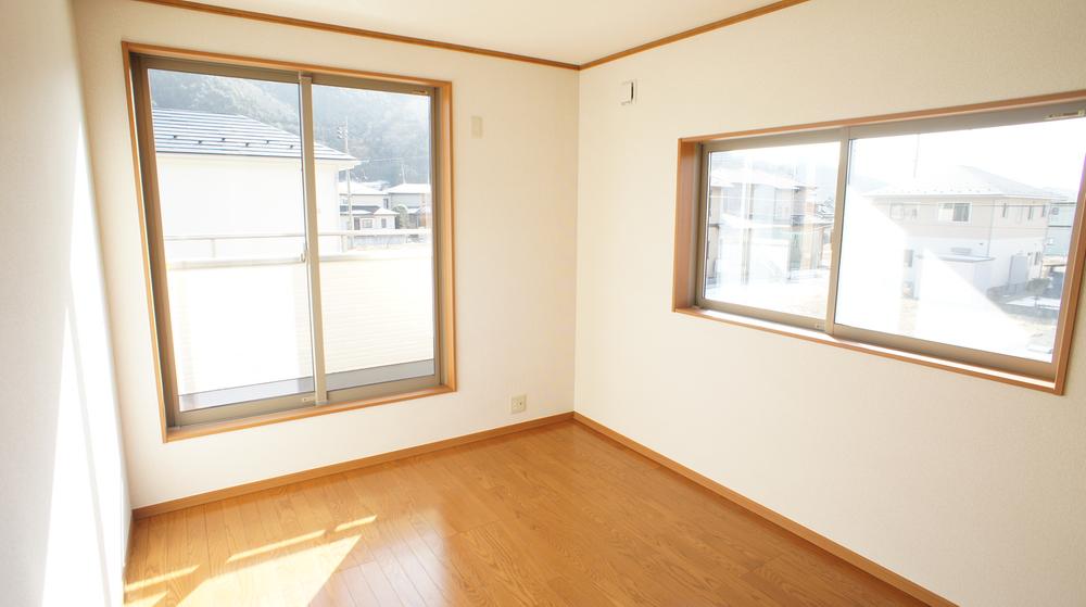 Non-living room. Same specification example