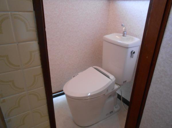Toilet. It has been replaced with a new one of the hot water cleaning function with toilet seat ☆ Toilet also clean and refreshing with new