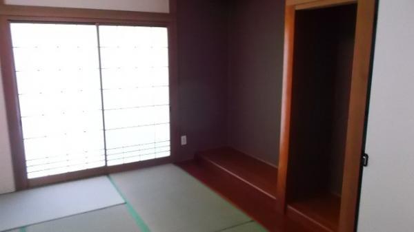 Non-living room. First floor Japanese-style room (6 mats)