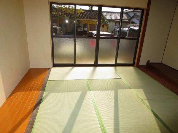 Living. All tatami is Yes to Omotegae