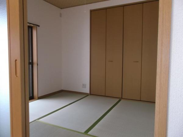 Non-living room. Japanese-style room of the storage will have plenty