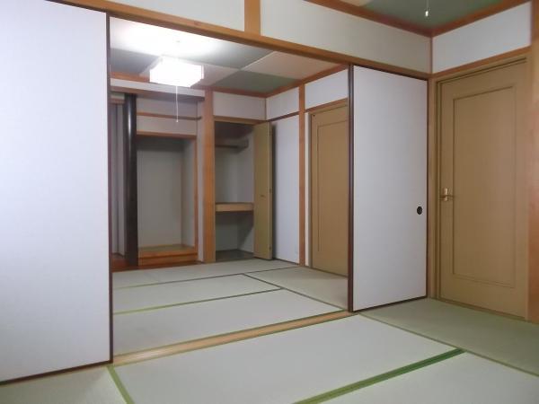 Non-living room. Tatami straw ・ Sliding door ・ Bran Chokawa