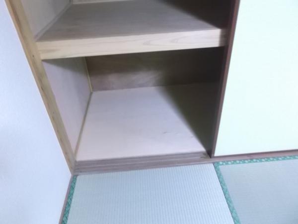 Receipt. Exchange planking in the closet