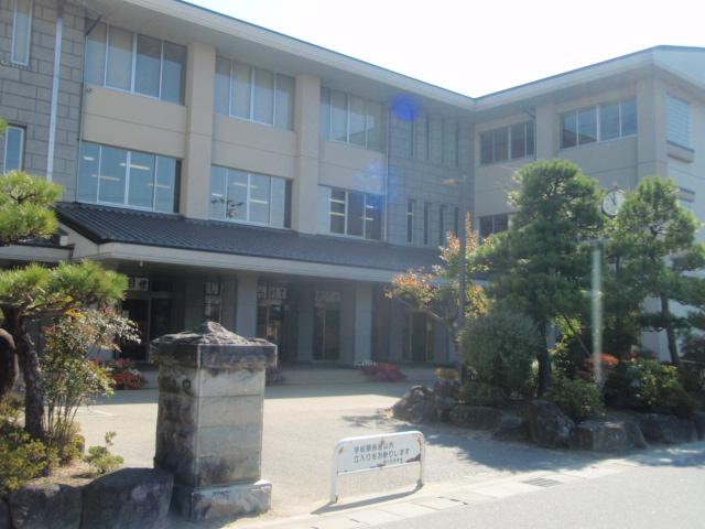 Junior high school. Iida City Midorigaoka until junior high school 400m