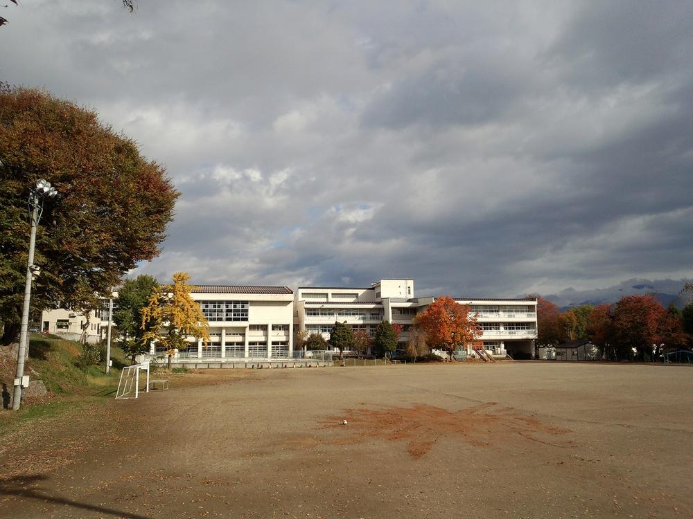 Other. The north side is the schoolyard of Akitsu elementary school. 