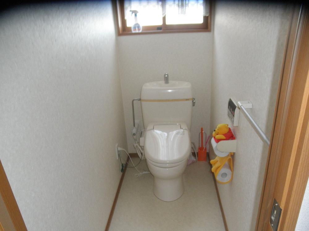 Toilet. Indoor (01 May 2013) Shooting
