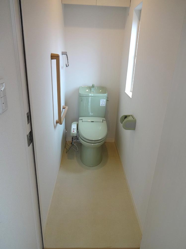 Toilet. toilet, With handrail (there is also on the second floor)