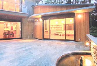 Balcony. A living-dining front of about 70 sq m of terrace: natural stone stuck