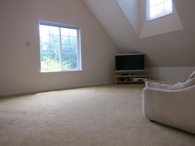 Non-living room. The second floor is the floor plan that Western-style there are two rooms and open space.