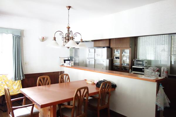 Kitchen. Alone dining space, This breadth! Easy-to-use face-to-face kitchen.