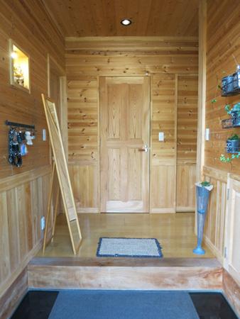 Entrance. It is the state of the spacious entrance.