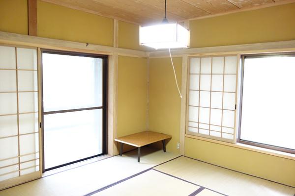 Non-living room. Bright Japanese-style room in the two-sided lighting. Since the Japanese-style room is located between the two, It can accommodate even in a large number of people.