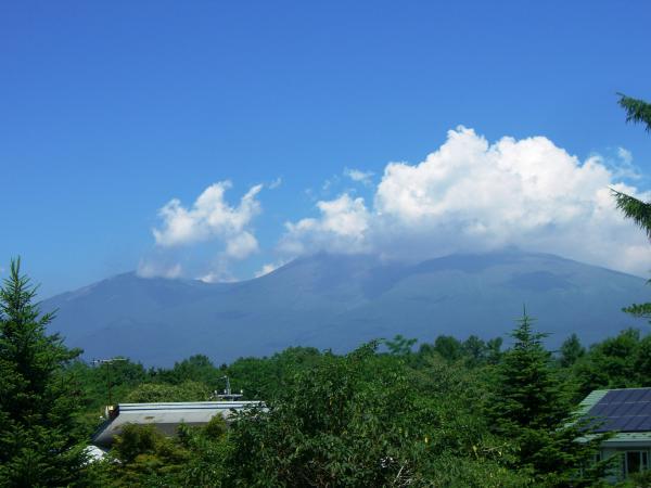 View photos from the dwelling unit. A view from the second floor. Mount Asama views! !