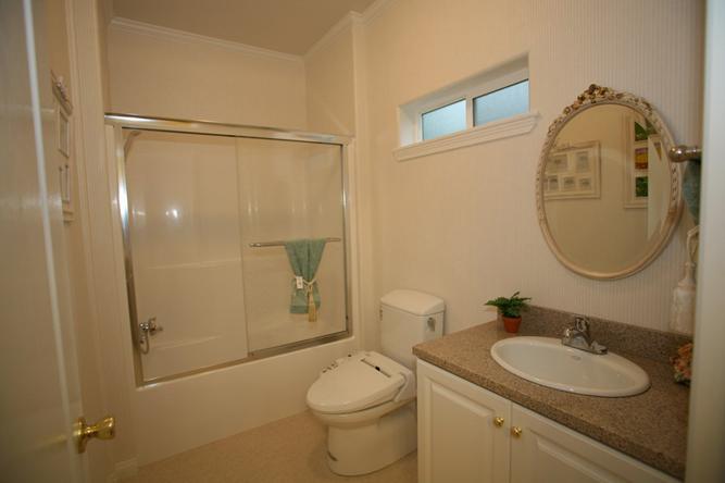 Non-living room. Master Bedroom: Management dedicated Hiroshi bathroom equipped (toilet, Washbasin)