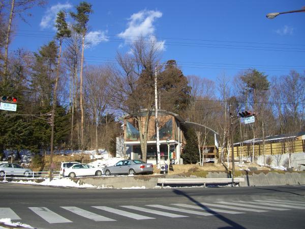 Local photos, including front road. Appearance of the winter. Sakudaira direction, Location good access from Karuizawa direction. It is entered easy at the intersection.