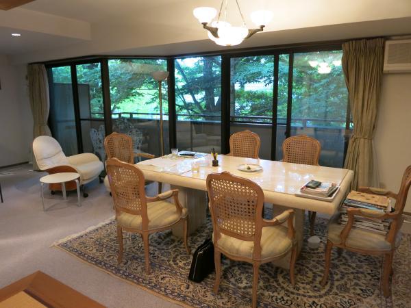 Non-living room. In the slowly flowing time, Please enjoy to fully the nature of Karuizawa.