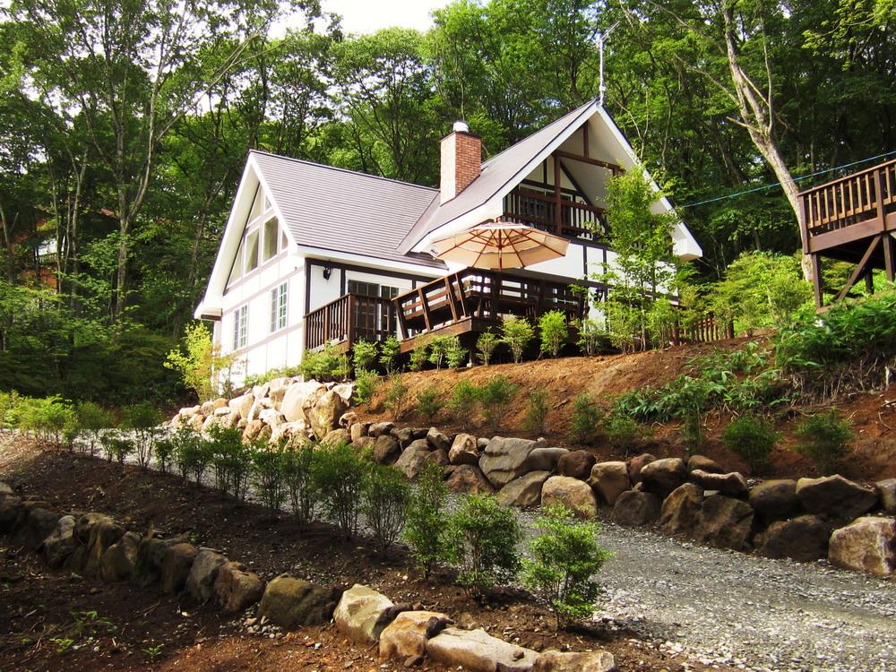 Local appearance photo. Local (July 2011) shooting