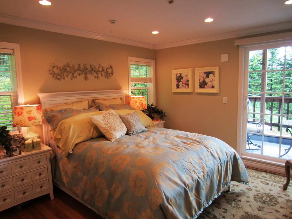 Non-living room. Second floor of the main bedroom with balcony roof has been attached. All in the photos standard equipment