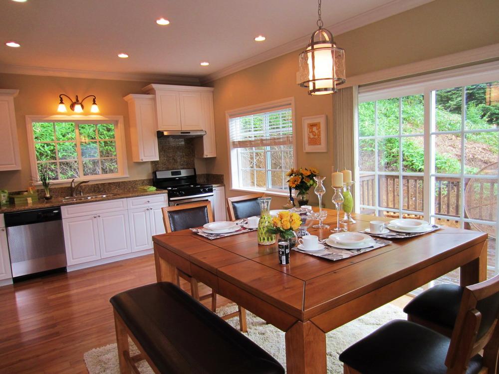 Non-living room. Table set, Rial American House of sticking to all was coordinated purchased by the US coordinator until the tableware