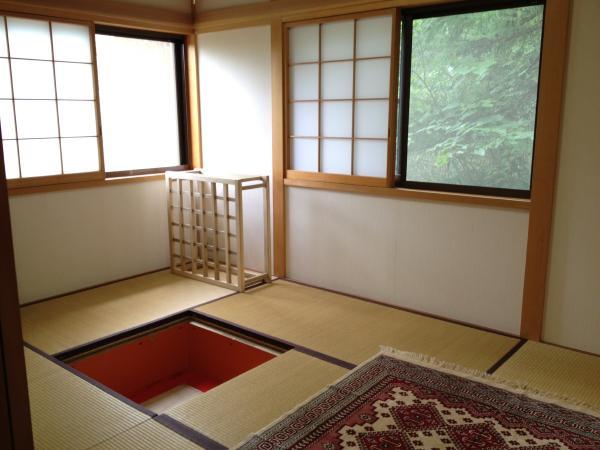 Non-living room. Japanese-style room has your stand digging. No doubt that is come in handy in the coming season!